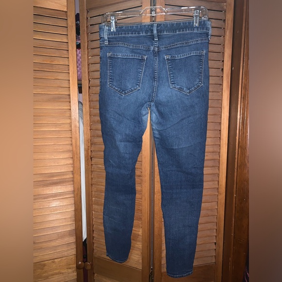 Old Navy skinny jeans. - Picture 4 of 5